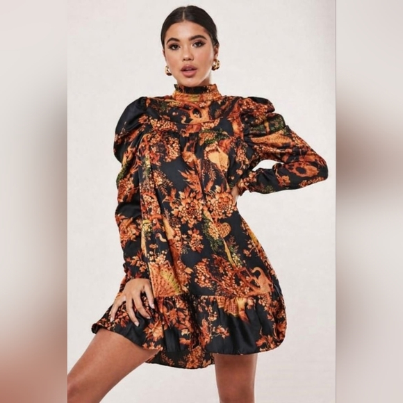 Missguided Dresses & Skirts - Missguided floral Long Sleeve dress